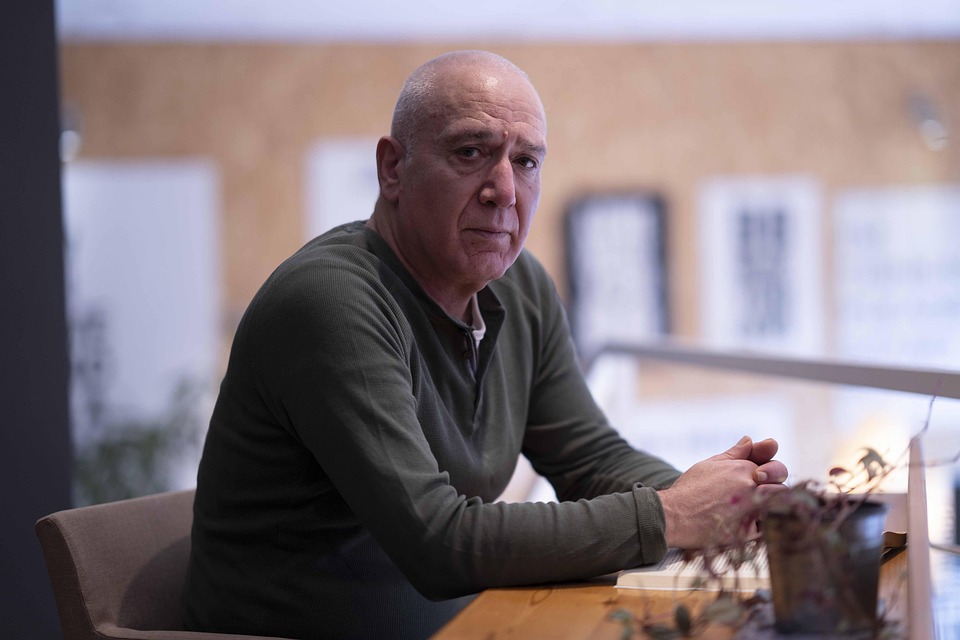 Tehnici de grounding pentru controlul anxietății