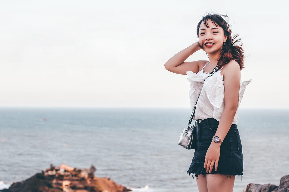 5 obiceiuri zilnice care îți aduc strălucirea naturală